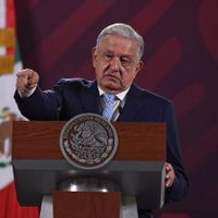 AMLO: el método de la oposición para 2024 será "consultar con los mandamás" como Claudio X. González