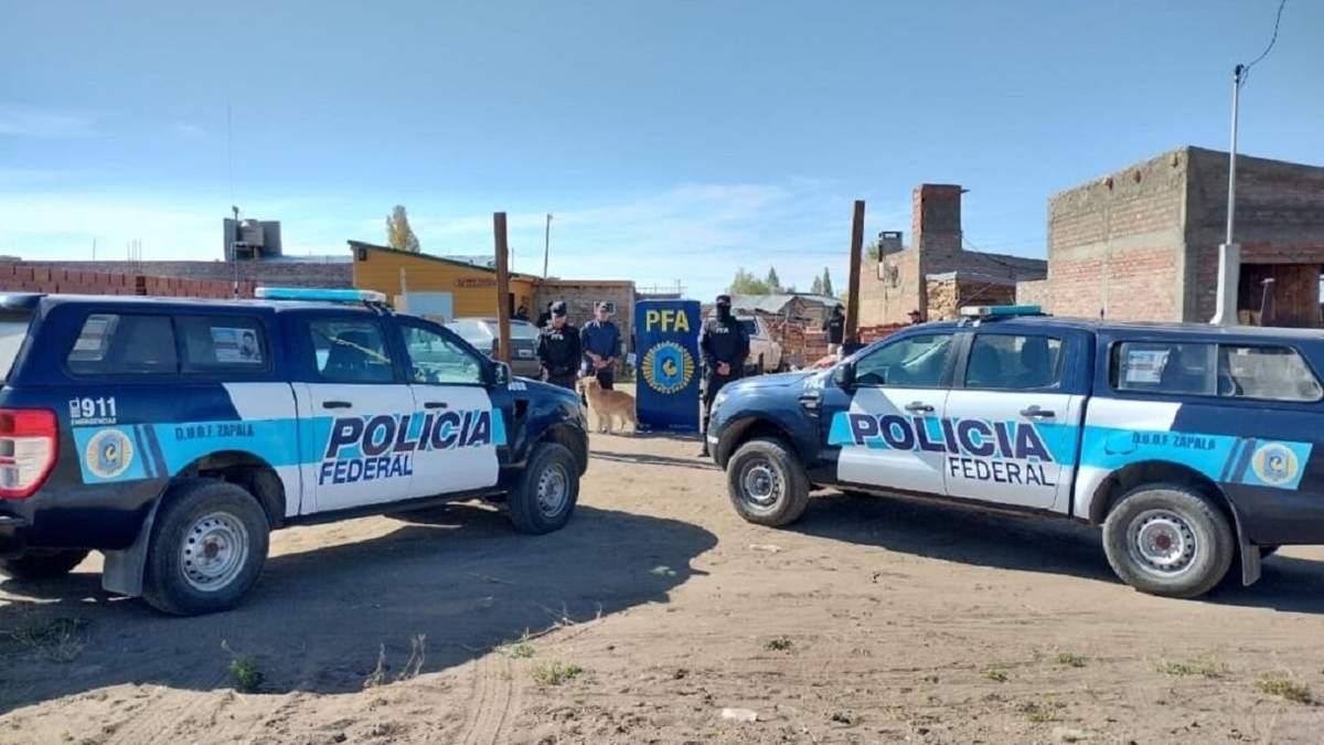 La Policía Federal realizó un allanamiento en Zapala y secuestró un kilo de marihuana. Fuente:(Facebook).