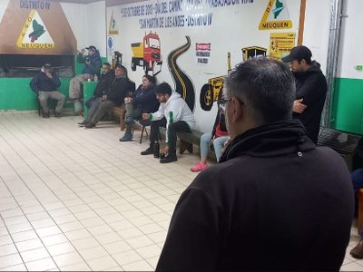 Trabajadores de la zona sur de Vialidad Provincial realizan un paro total de actividades