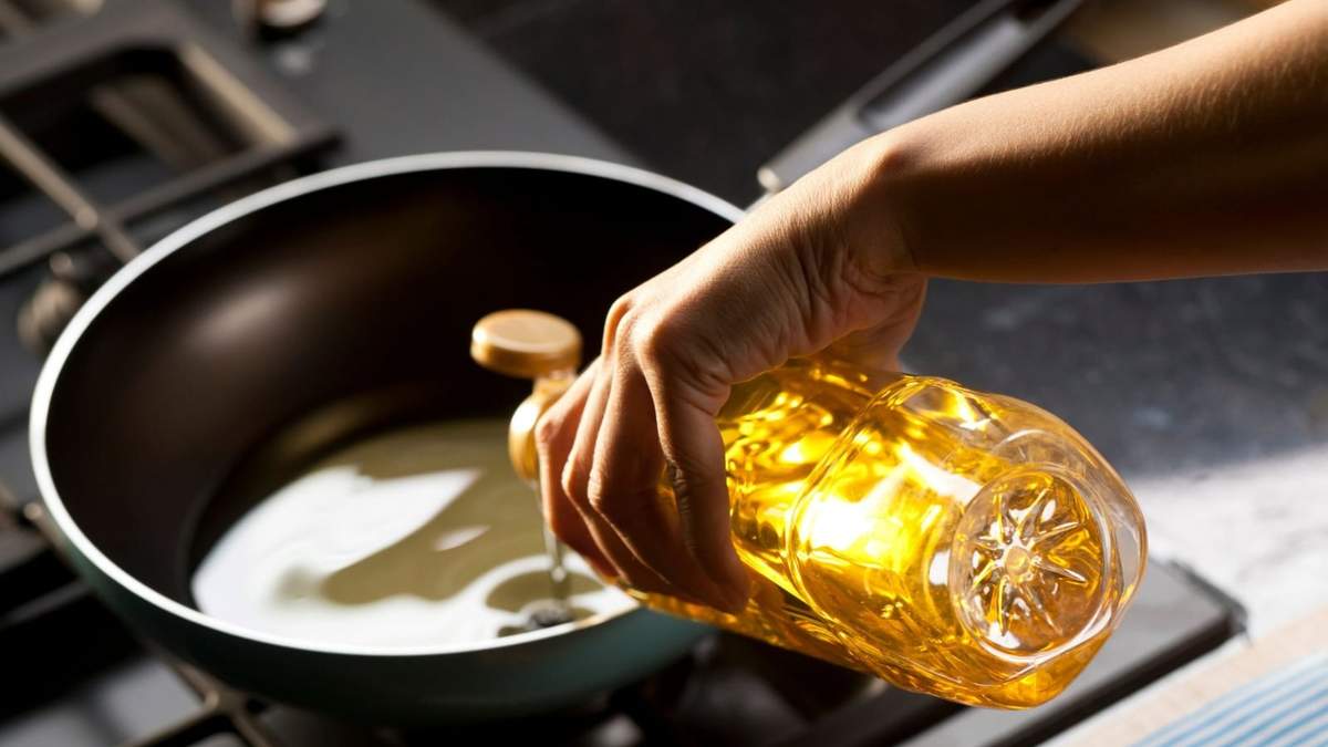 Contenedores ubicados en mercados públicos de la alcaldía Cuauhtémoc para recolectar aceite de cocina usado y evitarán que llegue al drenaje.