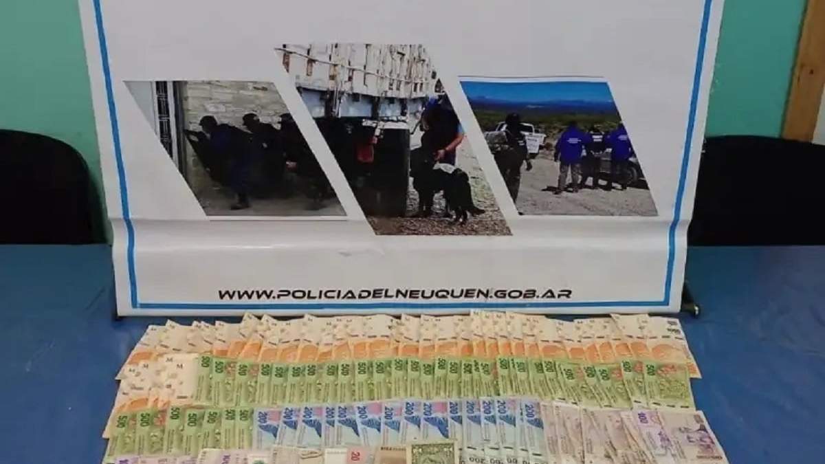 Personal antinarcóticos de Zapala encontró drogas. Fuente: (Policía de Neuquén).