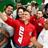 “No reelección”: Cientos de priistas exigen en desplegado la salida de Alito