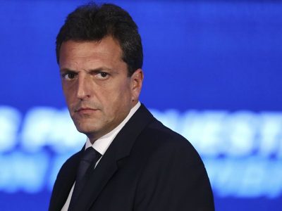 Massa propuso cambiar los planes sociales