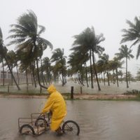 El huracán Milton recupera fuerza y vuelve a ser tormenta de categoría 5 en camino a Florida