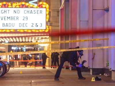 Muere al menos un adolescente y más de 10 de personas resultan heridas en dos tiroteos en Chicago