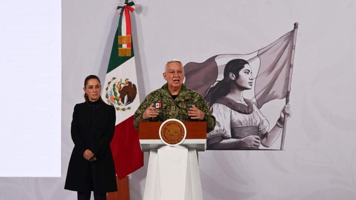 El secretario de la Defensa, Ricardo Trevilla Trejo