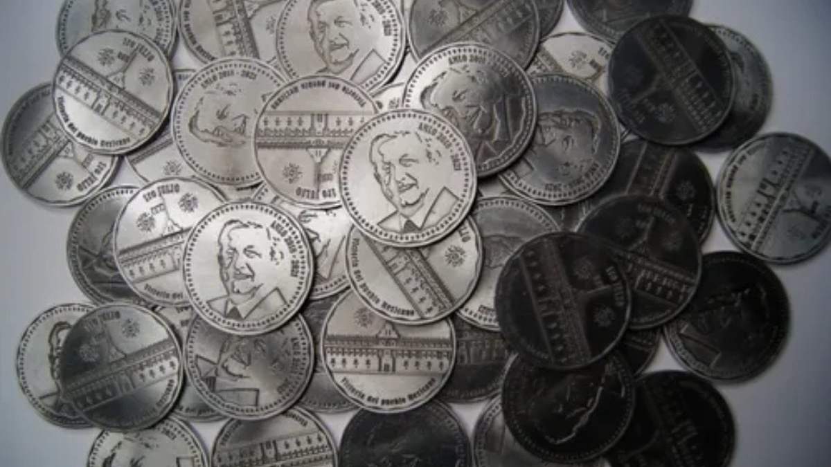 Monedas con el rostro de AMLO