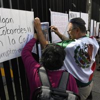 Frena protesta en el Senado por desaparición de fideicomisos