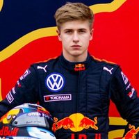 Este fue el comentario racista por el que Red Bull suspendió al piloto Jüri Vips