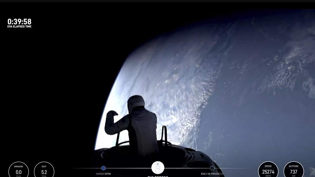 Esta imagen tomada de un video de SpaceX muestra el inicio del primer paseo espacial privado dirigido por el multimillonario tecnológico Jared Isaacman