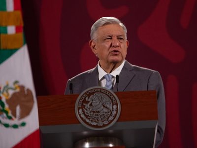 AMLO reconoce que su “Plan B” en la reforma electoral solo podrá reducir el presupuesto al INE