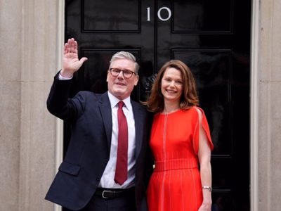 Starmer promete que trabajará para el cambio en Reino Unido aunque advierte que "tomará su tiempo"