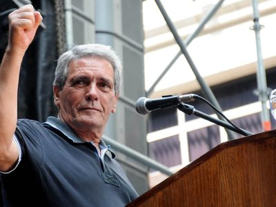 Carlos Acuña aplaude la aplicación de los bonos para los trabajadores y acusa al sector empresario