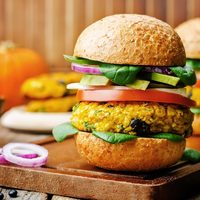 Receta práctica para elaborar unas nutritivas y livianas hamburguesas vegetarianas