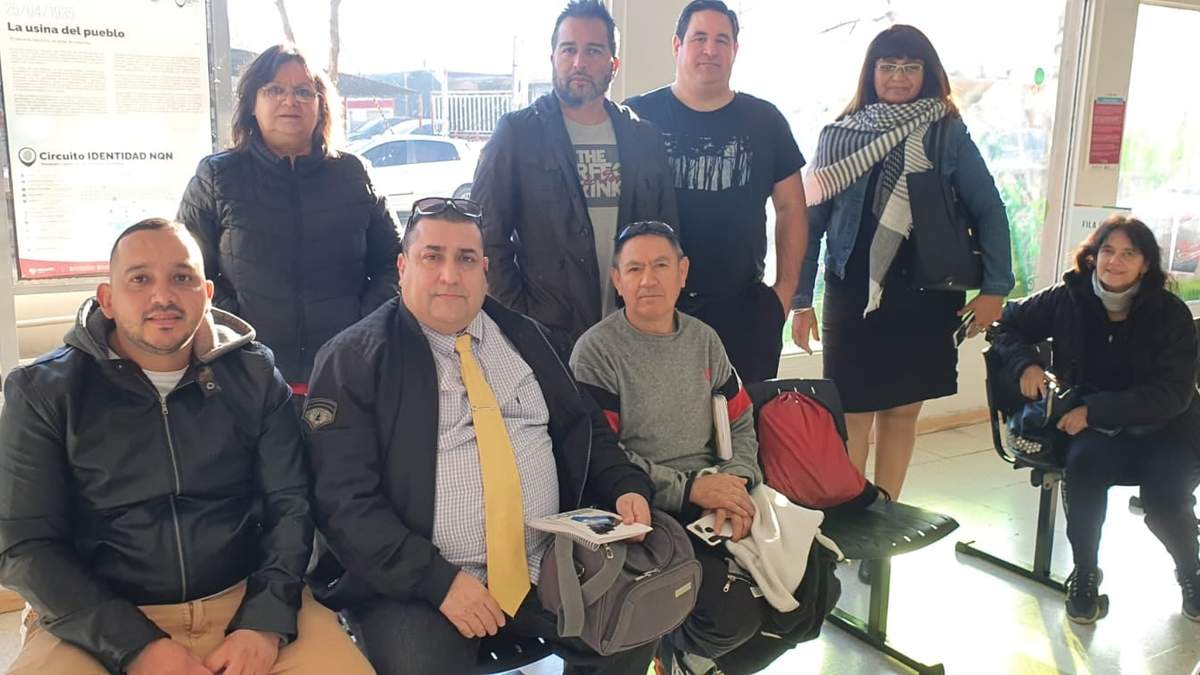 Comerciantes autoconvocados reclamaron ante CALF por aumento tarifario. Fuente: (Javier Manzano)