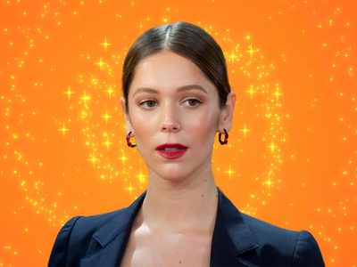 Para un encuentro informal, Georgina Amorós elige un vestido low cost con diseño elegante