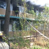 Incendio arrasa con mobiliario en edificios del CCH Sur (Video)
