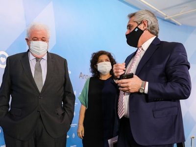 Vacunatorio VIP: según una encuesta, el 75.7% de los funcionarios vacunados debe renunciar