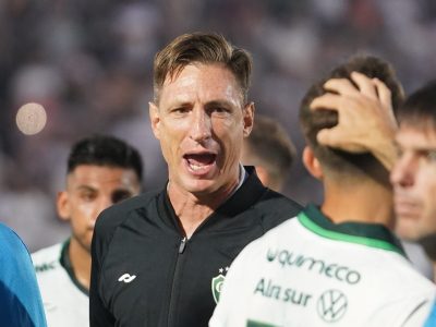 En la previa al choque con River: Facundo Sava apartó a uno de los referentes de Sarmiento