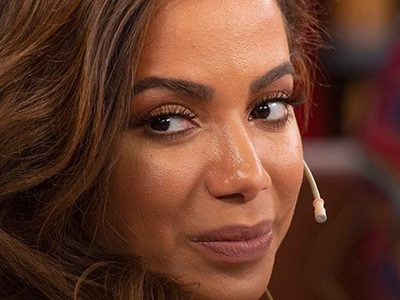 ¡Sin consuelo! Graban a Anitta llorando en una tienda y lo que sucede luego te dejará ¡Sin palabras!