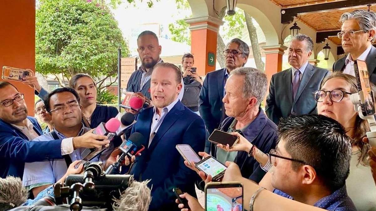 Santiago Taboada acompañado de José Luis Luege