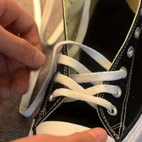El truco de la abuela para limpiar los cordones de tus zapatillas y dejarlos como nuevos