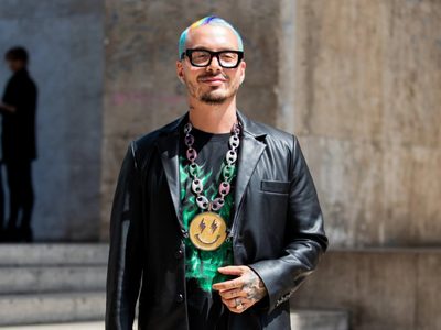 Ostentoso es poco: J Balvin se fotografía con un outfit de más de 2mil dólares, mirá todo el detalle