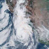 Huracán “Hilary” amenaza México y California con inundaciones “letales y catastróficas”