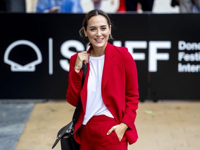 Tamara Falcó se viste de Carolina Herrera: furor y envidia en el festival de San Sebastián