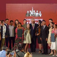 Entrega AMLO el Premio Nacional de la Juventud 2019