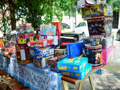 La policía allanó un domicilio en la Ciudad de Neuquén por venta ilegal de pirotecnia
