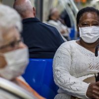 Brasil confirmó seis muertes por coronavirus y el gobierno cierra las fronteras