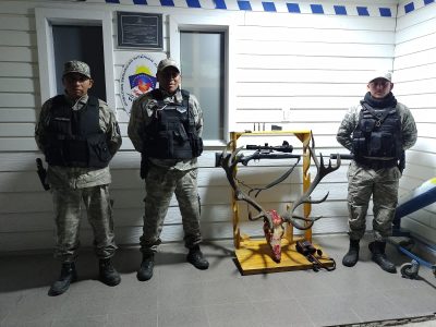 Demoraron a dos personas que realizaban caza furtiva con armas de guerra en la Ruta Nacional 237