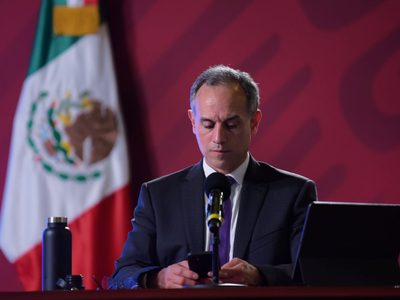 López-Gatell recibe oxigenación complementaria