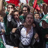 La FIFA sanciona al TRI con dos partidos por grito homofóbico de aficionados