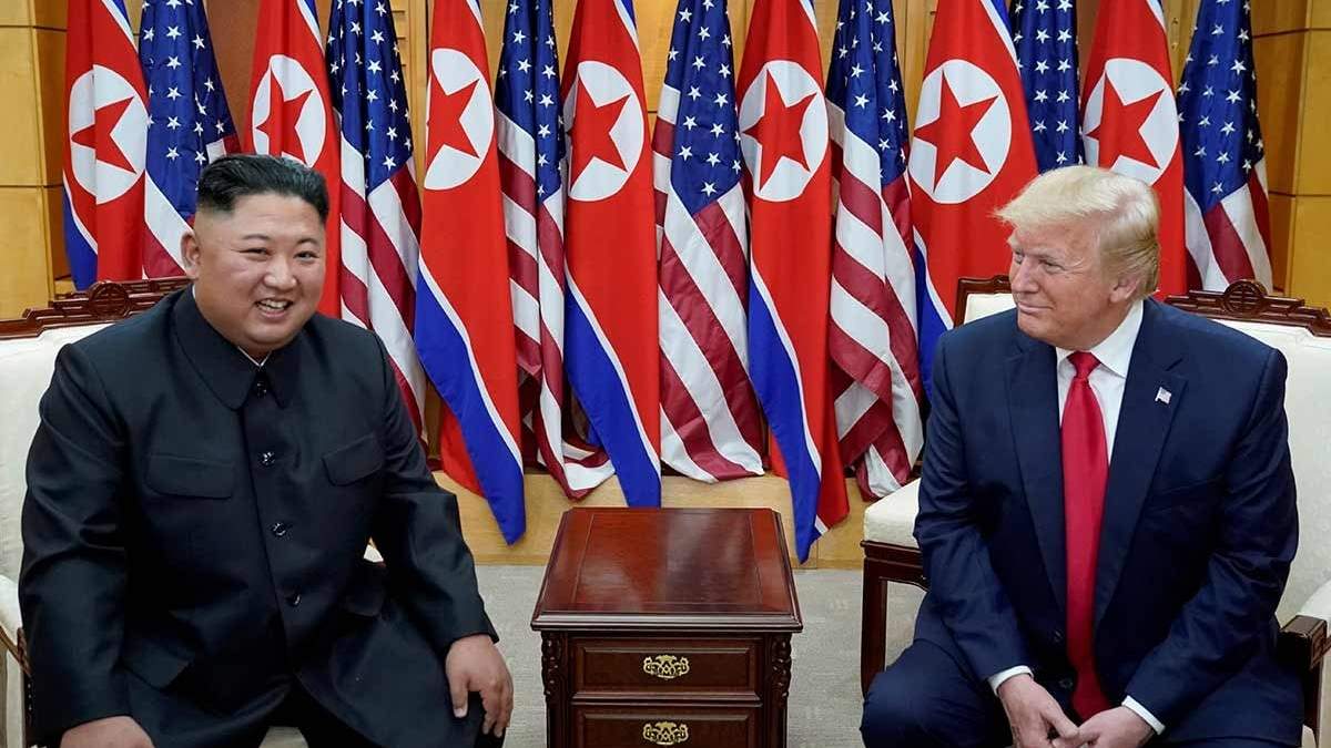 Trump y Kim durante su primer encuentro, en 2018. Fuente: (Twitter)