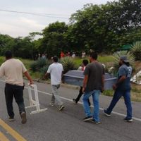 Retienen a diputada en bloqueo carretero en San Juan Mazatlán Mixe, Oaxaca