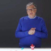 Bill Gates pide acelerar vacunación para frenar mutación del covid-19 "mucho peor" que el SARS-Cov-2