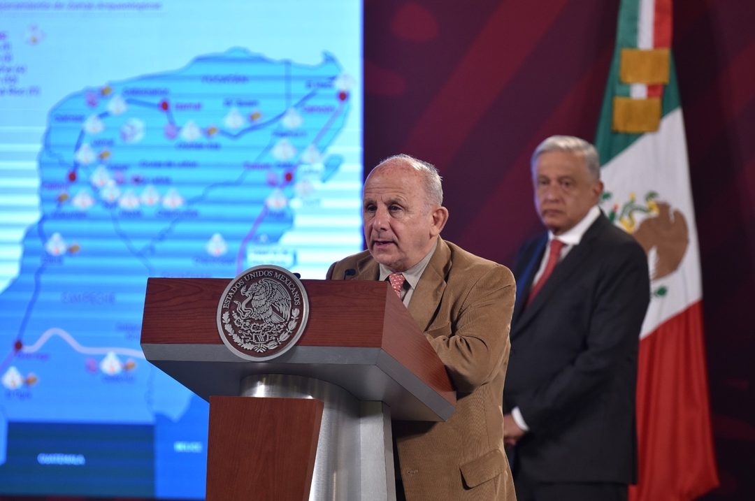 Diego Prieto, titular del INAH y AMLO. Foto Eduardo Miranda