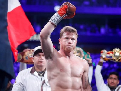 “Se equivoca”: Canelo Álvarez rompió el silencio tras el error de Camila Fernández al cantar el himno