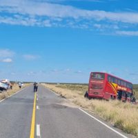 Tragedia en La Pampa: cinco muertos en un choque entre un colectivo y una camioneta