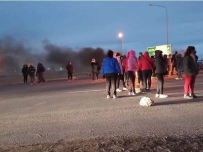 Corte total en el Oeste Neuquino: a la altura de la Bajada de Maida