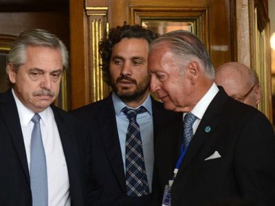 Los empresarios presionan al Gobierno para reabrir la cuarentena y esquivarle al default