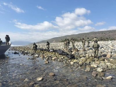 Marinos aseguran una tonelada de cocaína en costas de Michoacán