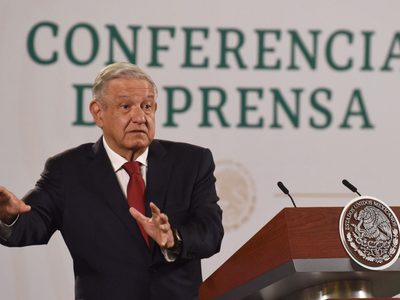 AMLO anuncia foros públicos para explicar su reforma eléctrica