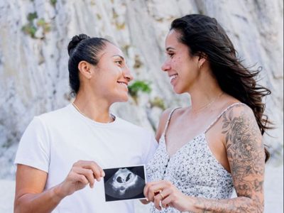 Bianca Sierra y Stephany Mayor, jugadoras de Tigres, presumen su embarazo de dos bebés