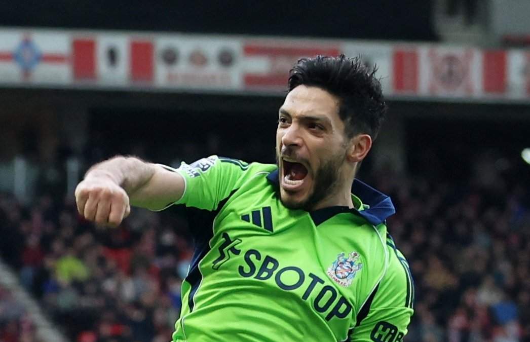 Raúl Jiménez anota doblete en la victoria 3-1 del Fulham vs. Sunderland