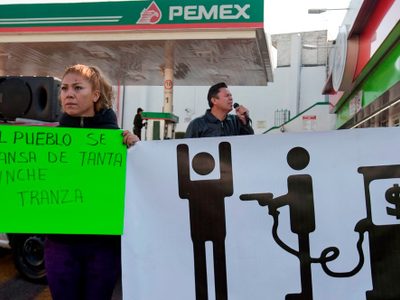 El desastre económico perdió reflectores, pero ahí vienen más gasolinazos