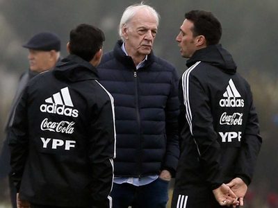 “Es tu técnico”: el rol clave de César Luis Menotti para la llegada de Lionel Scaloni a la Selección Argentina