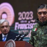 Pese a orden de AMLO, la Sedena bloquea los archivos sobre los “vuelos de la muerte”